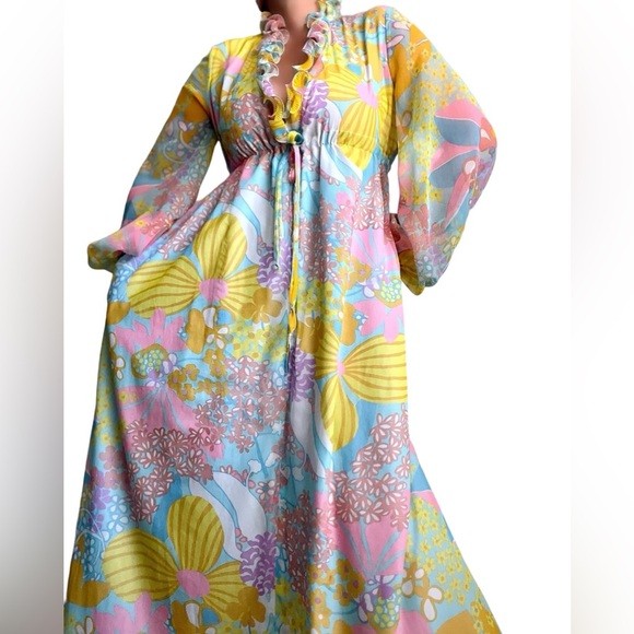 SOLD-Fantastic Vtg. Collectors 70s Pastel Flower Psychedelic Print Maxi Dress - Picture 6 of 8